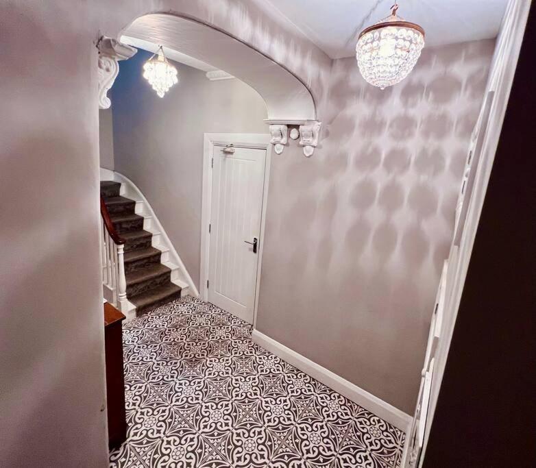 Smart-Home In Original Victorian Building Bristol Exterior foto